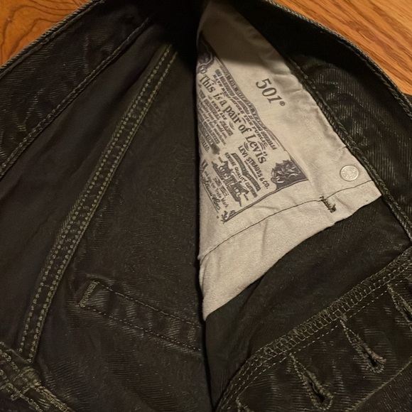 Levi’s black cut off shorts - Picture 2 of 3